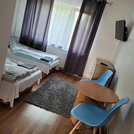 Gosciniec Noclegowe Homestay *